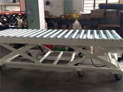 <b>非標(biāo)滾筒式移動(dòng)液壓升降機(jī)</b>