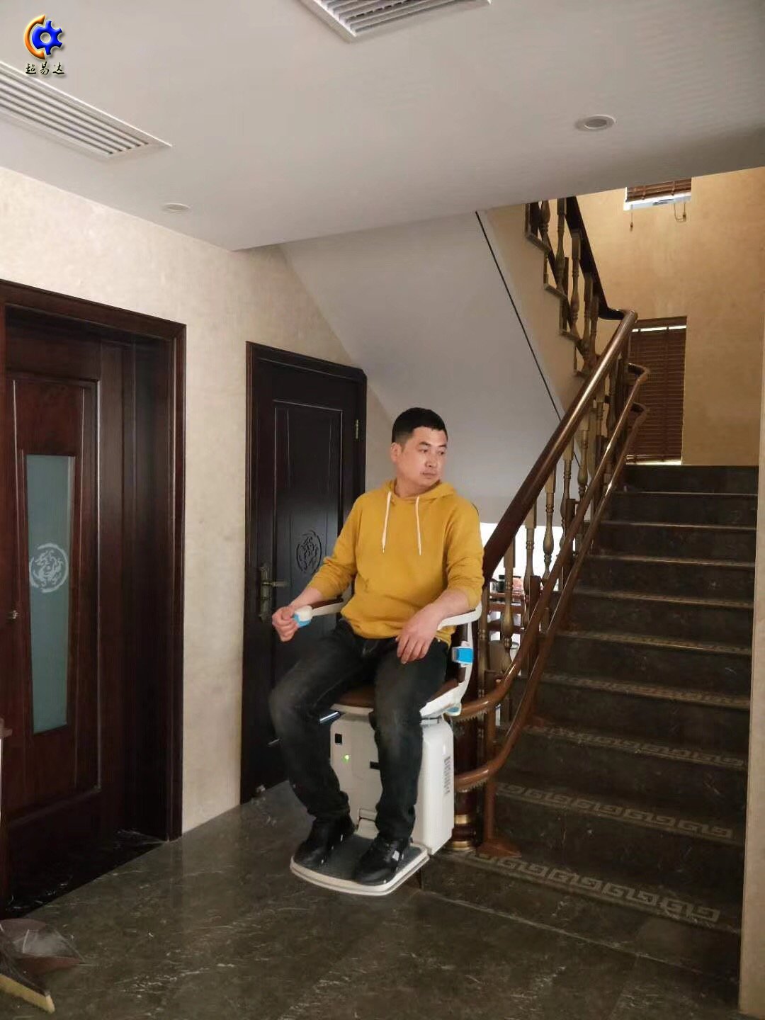 斜掛式座椅電梯升降機(jī)