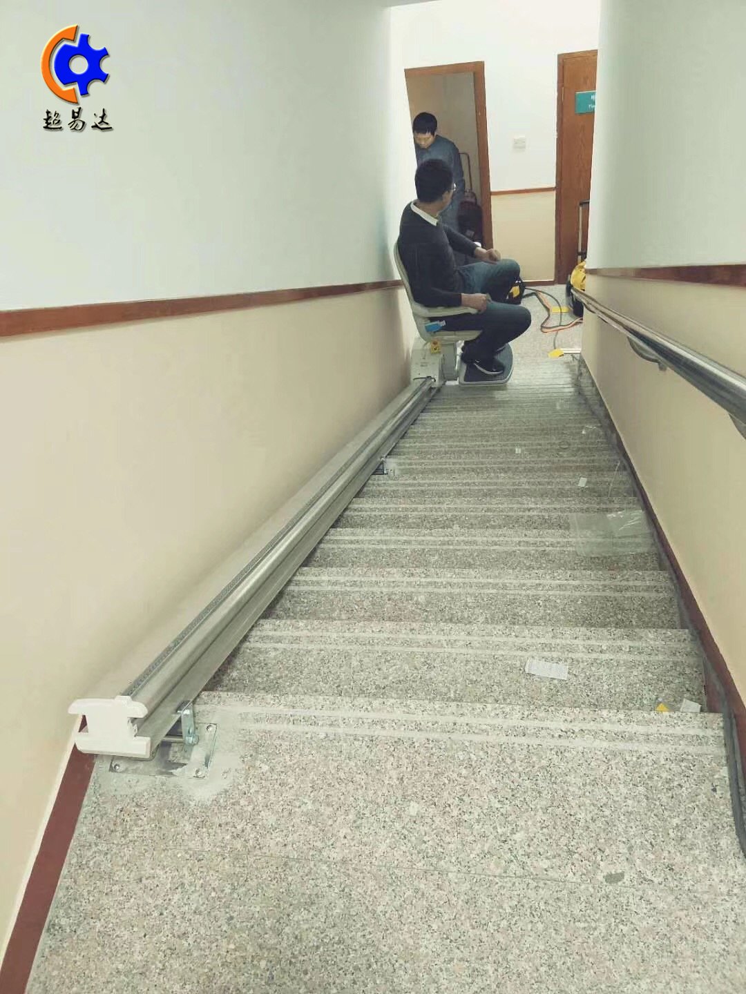 斜掛式座椅升降機